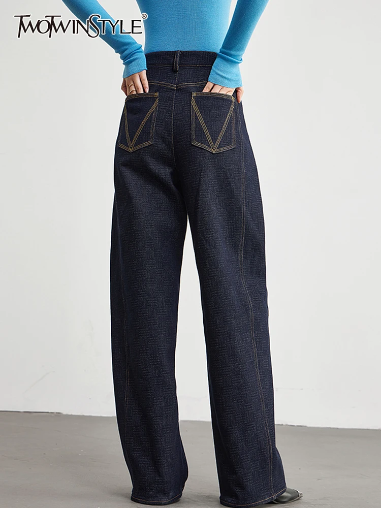 TWOTWINSTYLE Wide Leg Jeans For Women Gathered Waist Patchwork Pockets Vintage Loose Denim Pants Female 2022 Clothing Autumn New
TWOTWINSTYLE Wide Leg Jeans For Women Gathered Waist Patchwork Pockets Vintage Loose Denim Pants Female 2022 Clothing Autumn New