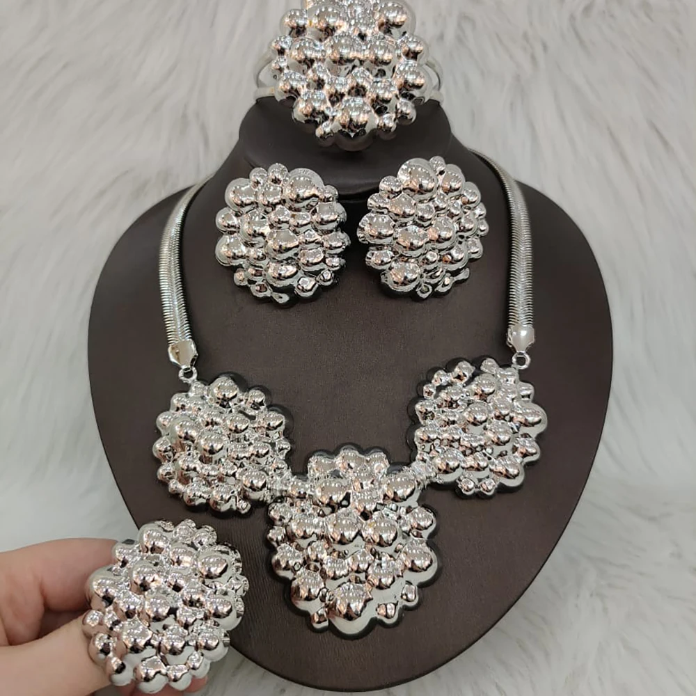 New Exquisite Dubai Jewelry Set Luxury Silver Plated Big Nigerian Wedding African 5 pcs Jewelry Set Choker Earring Necklace Ring
New Exquisite Dubai Jewelry Set Luxury Silver Plated Big Nigerian Wedding African 5 pcs Jewelry Set Choker Earring Necklace Ring