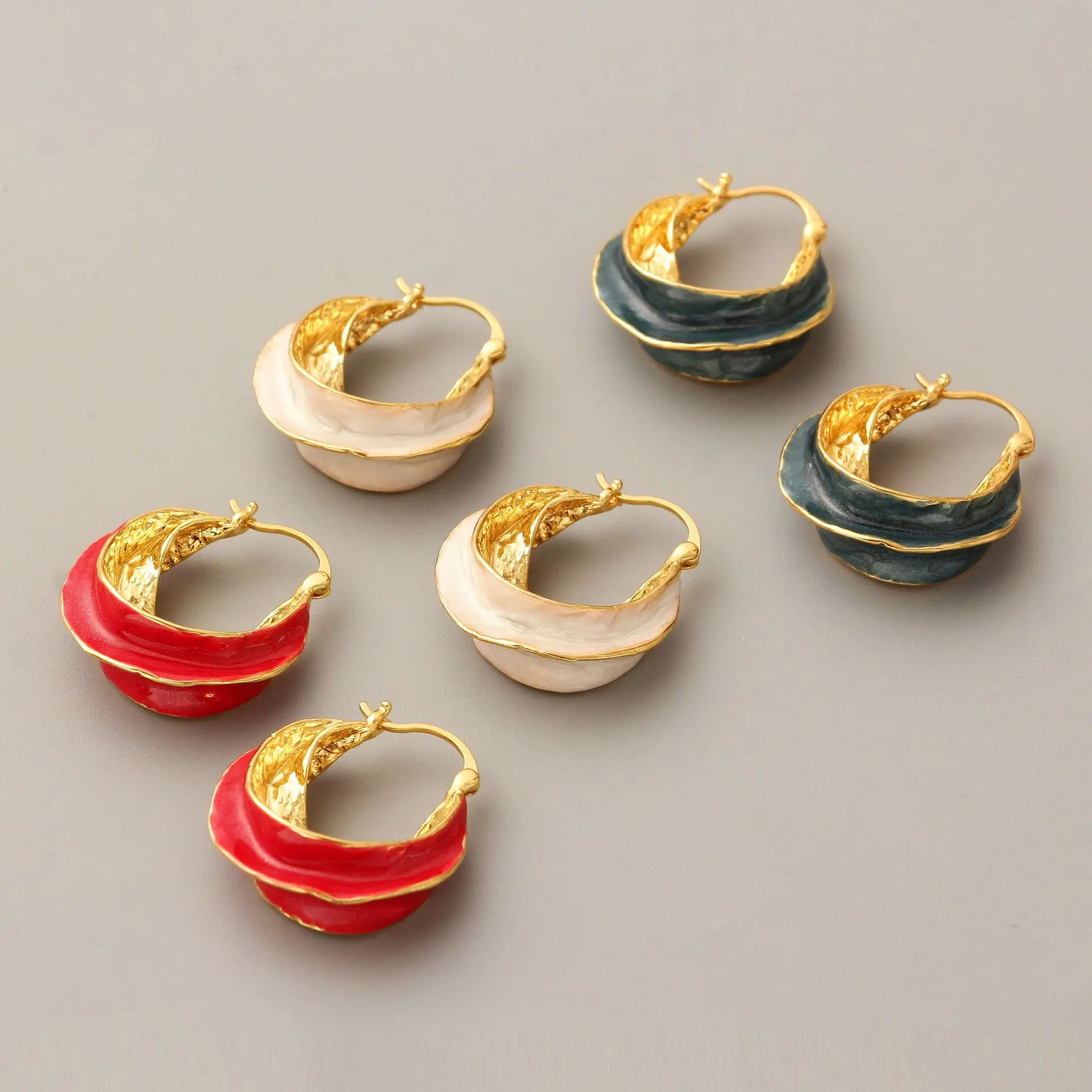 2022 European and American Jewelry European and American Fashion Party Spiral Enamel Glaze Eardrops Earrings
2022 European and American Jewelry European and American Fashion Party Spiral Enamel Glaze Eardrops Earrings