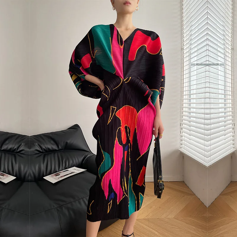 Pleated Dress New Original Design Loose Slimming Medium Length V-Neck Elegant Bat Sleeve Women'S Party Dress 2023 Spring
Pleated Dress New Original Design Loose Slimming Medium Length V-Neck Elegant Bat Sleeve Women'S Party Dress 2023 Spring