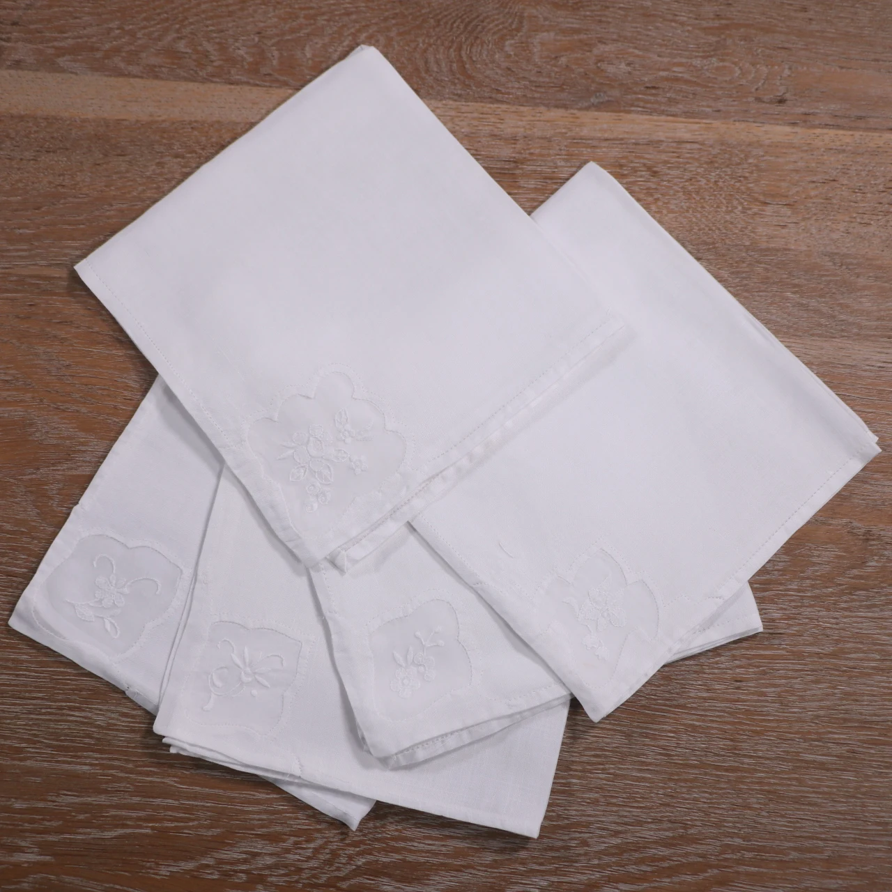 N098 White Ramie 1pieces 17"x17" Hand Embroidery Table Dinner Napkins 
N098 White Ramie 1pieces 17"x17" Hand Embroidery Table Dinner Napkins