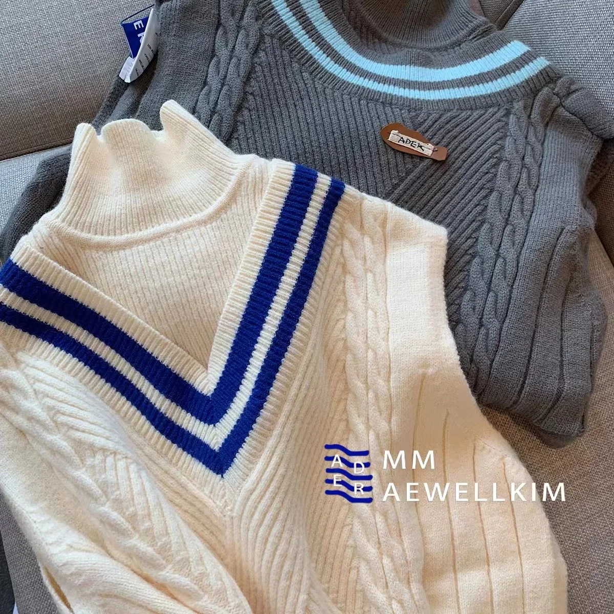 Ader error autumn and winter new Korean design men's and women's loose two-piece fake couple split high neck sweater vest
Ader error autumn and winter new Korean design men's and women's loose two-piece fake couple split high neck sweater vest