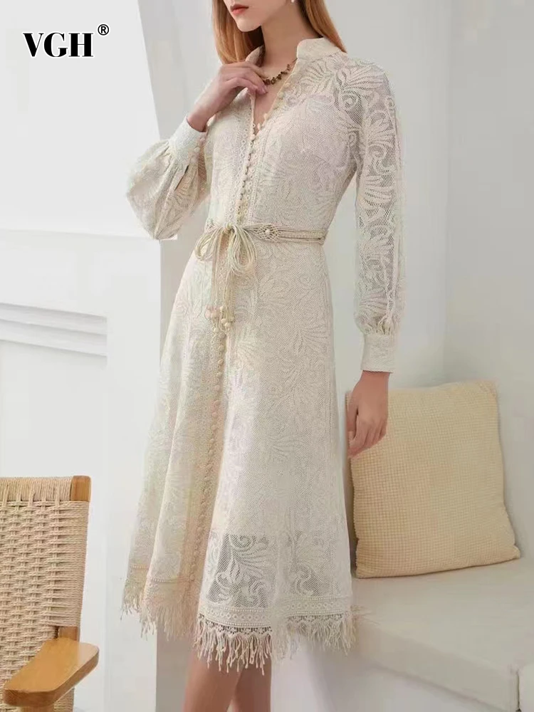 VGH Vintage Patchwork Embroidery Midi Dress For Women Stand Collar Long Sleeve High Waist Dresses Female Clothing Fashion Style
VGH Vintage Patchwork Embroidery Midi Dress For Women Stand Collar Long Sleeve High Waist Dresses Female Clothing Fashion Style