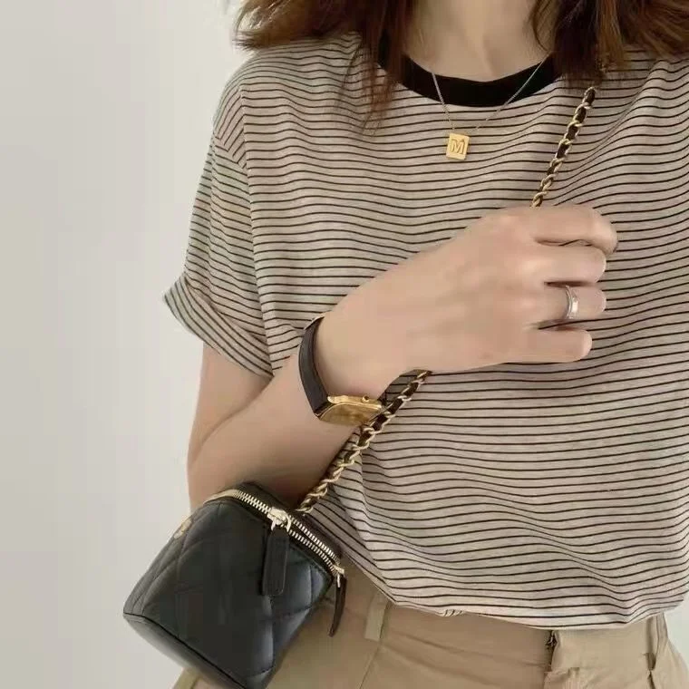 Stripe Color Matching Short Sleeve T-shirt Women's Round Neck Bottoming Shirt 2021 New Summer Loose Half Sleeve Cotton Top
Stripe Color Matching Short Sleeve T-shirt Women's Round Neck Bottoming Shirt 2021 New Summer Loose Half Sleeve Cotton Top