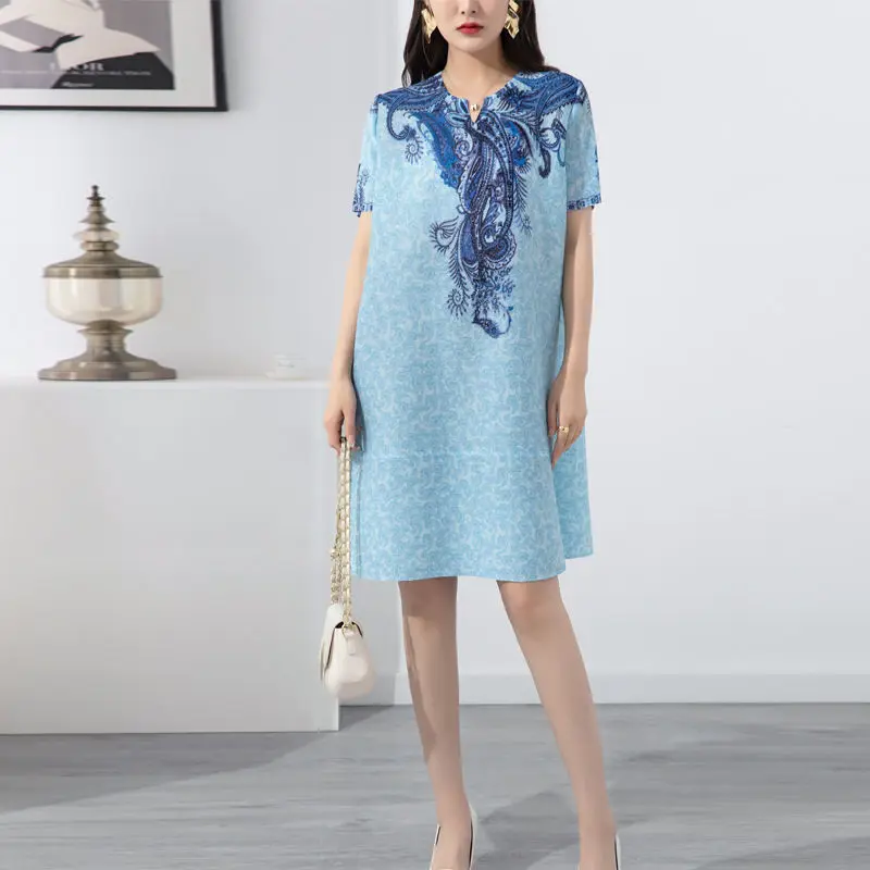 Folding dress female 2022 summer retro printing foreign short sleeve loose and thin meat thin mid -length o neck dress female
Folding dress female 2022 summer retro printing foreign short sleeve loose and thin meat thin mid -length o neck dress female