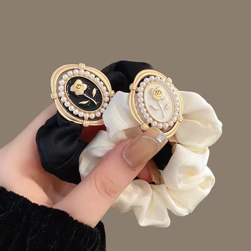 French Vintage Luxury Rose Metal Large Elastic Hair Bands Scrunchies for Women Girls Ponytail Holder Bands Kids Hair Accessories
French Vintage Luxury Rose Metal Large Elastic Hair Bands Scrunchies for Women Girls Ponytail Holder Bands Kids Hair Accessories