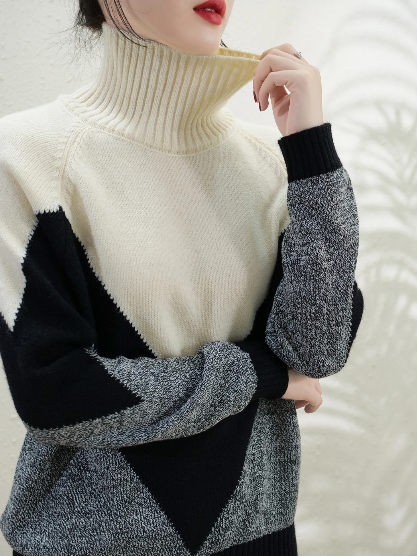 High-neck sweater women's 2023 thickened autumn and winter new long-sleeved pullover women's sweater color loose
High-neck sweater women's 2023 thickened autumn and winter new long-sleeved pullover women's sweater color loose