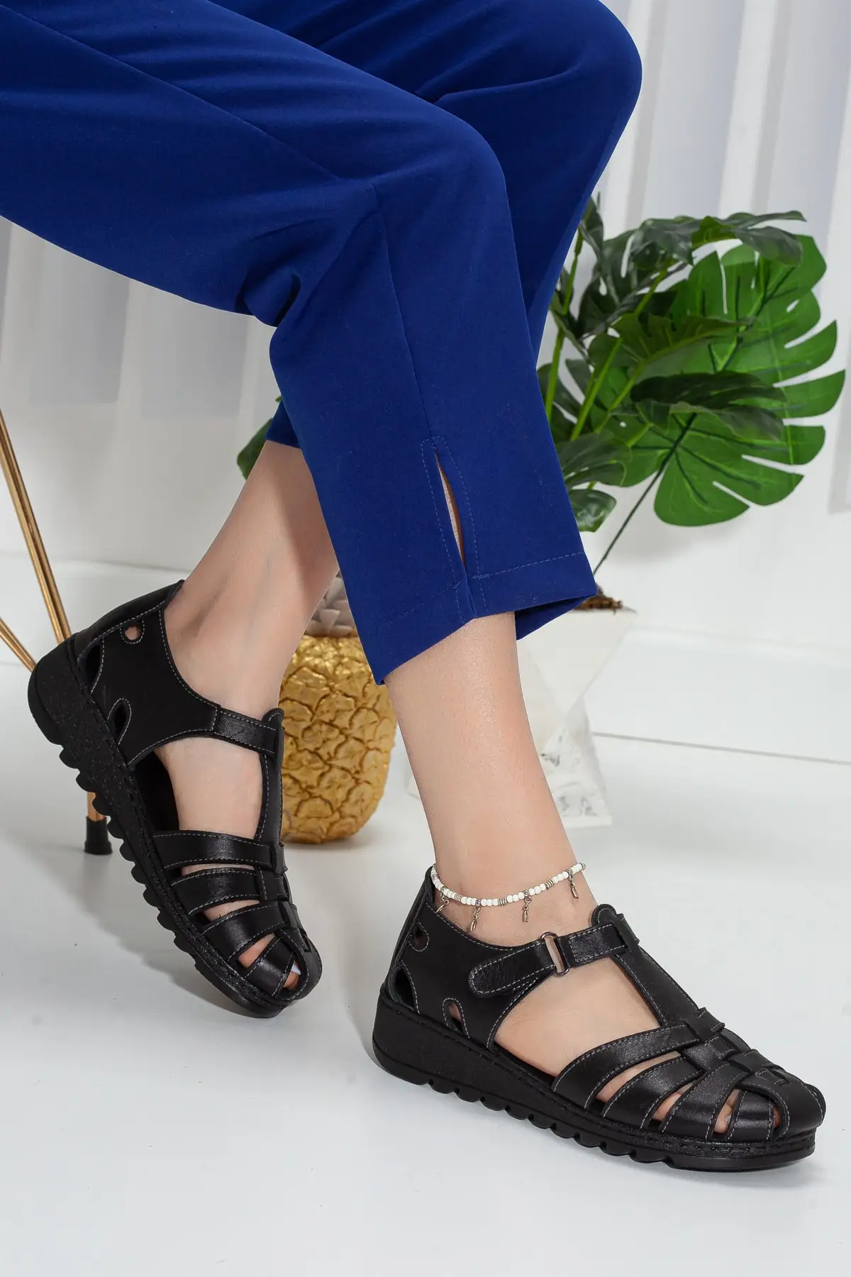 Women's Genuine Leather Sandals Fashion New Summer Comfort Breathable Casual Quality Ladies Style Light Slipper Sandals
Women's Genuine Leather Sandals Fashion New Summer Comfort Breathable Casual Quality Ladies Style Light Slipper Sandals