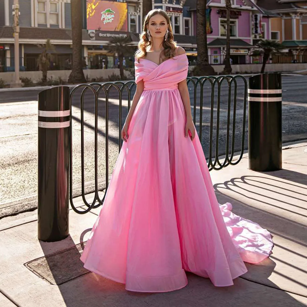 Long A-line Prom Gown 2022 Floor Length Off Shoulder Pleated Draped Evening Dress Modern Strapless Party Gown Ladies Custom Made
Long A-line Prom Gown 2022 Floor Length Off Shoulder Pleated Draped Evening Dress Modern Strapless Party Gown Ladies Custom Made