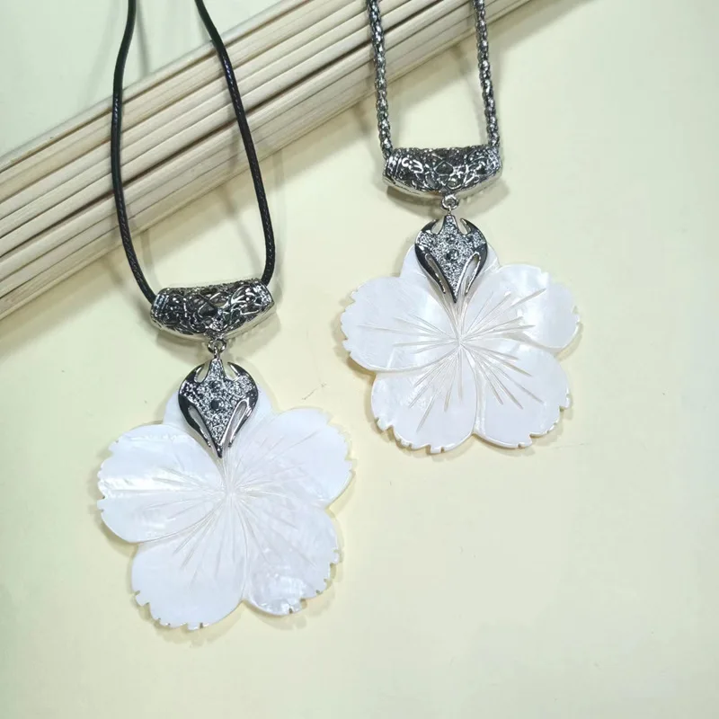 Natural Pearl Mother Shell Copper Plated Pendant Flower Buckle Pearl Flower for Making DIY Necklace Sweater Chain Jewelry
Natural Pearl Mother Shell Copper Plated Pendant Flower Buckle Pearl Flower for Making DIY Necklace Sweater Chain Jewelry