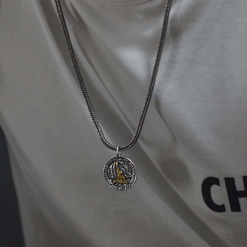 Well-Made Silver Vintage Hip Hop Lucky Four-Leaf Clover Round Pendant Men's Coin Necklace Party Jewelry Birthday Gift
Well-Made Silver Vintage Hip Hop Lucky Four-Leaf Clover Round Pendant Men's Coin Necklace Party Jewelry Birthday Gift