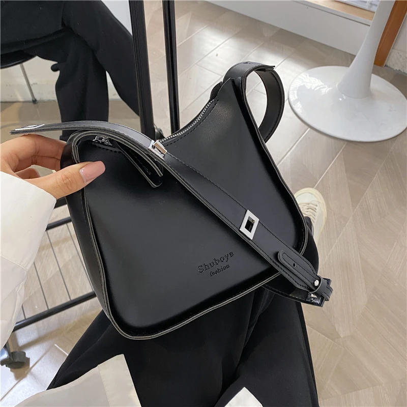 Fashion Black Crossbody Bag Female Quality Soft Leather Shoulder Bag Brand Designer Handbags Women's All Match Messenger Bag Sac
Fashion Black Crossbody Bag Female Quality Soft Leather Shoulder Bag Brand Designer Handbags Women's All Match Messenger Bag Sac