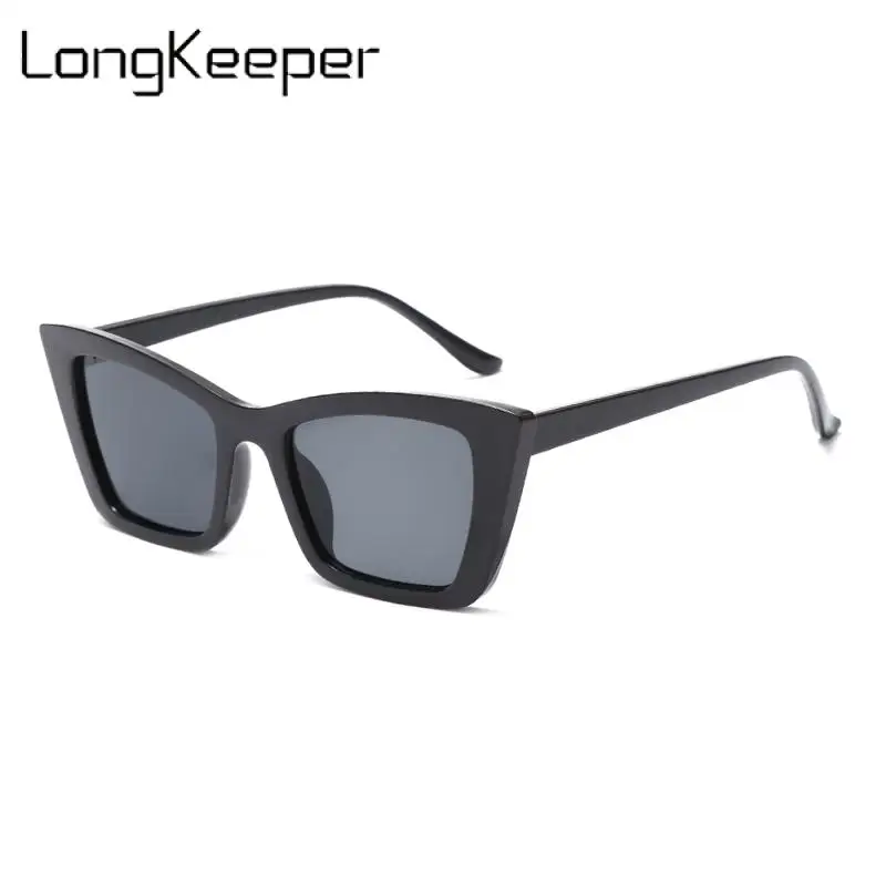 Brand Designer Cat Eye Sunglasses Woman Vintage Black Frame Sun Glasses For Fashion Big Frame Cool Sexy Female Oculos Anti-UV
Brand Designer Cat Eye Sunglasses Woman Vintage Black Frame Sun Glasses For Fashion Big Frame Cool Sexy Female Oculos Anti-UV