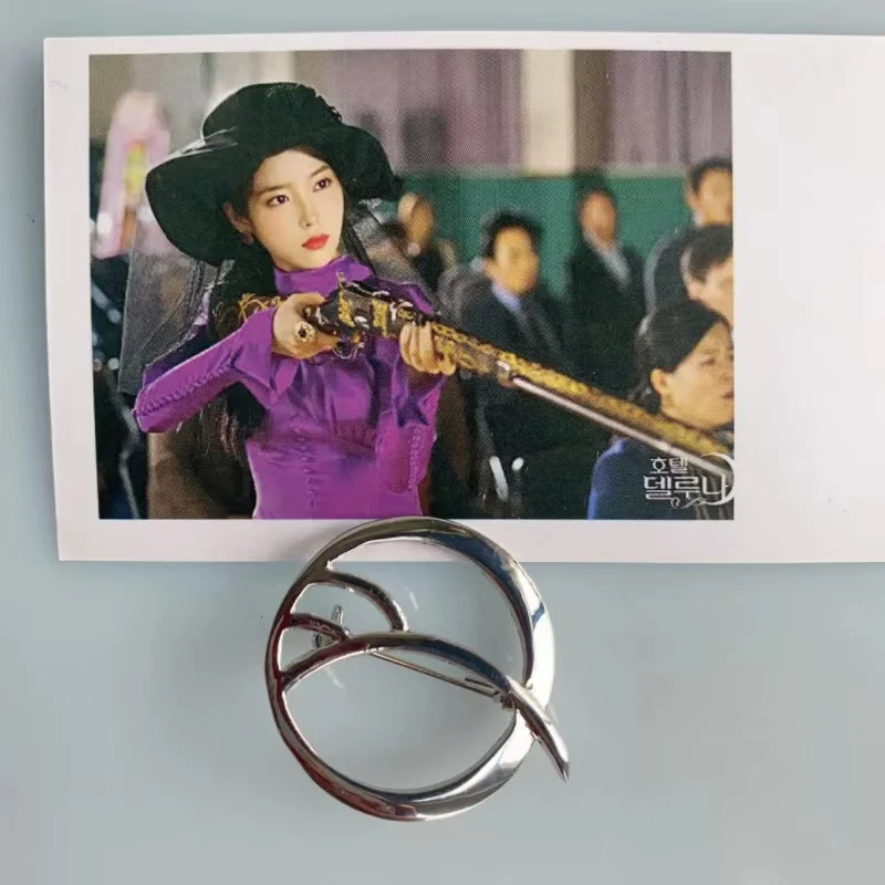 silver Link Yeo Jin Goo Moon Brooch DEL LUNA Hotel IU Korean dramas TV Fashion personality For Women pendientes brincos ornament
silver Link Yeo Jin Goo Moon Brooch DEL LUNA Hotel IU Korean dramas TV Fashion personality For Women pendientes brincos ornament