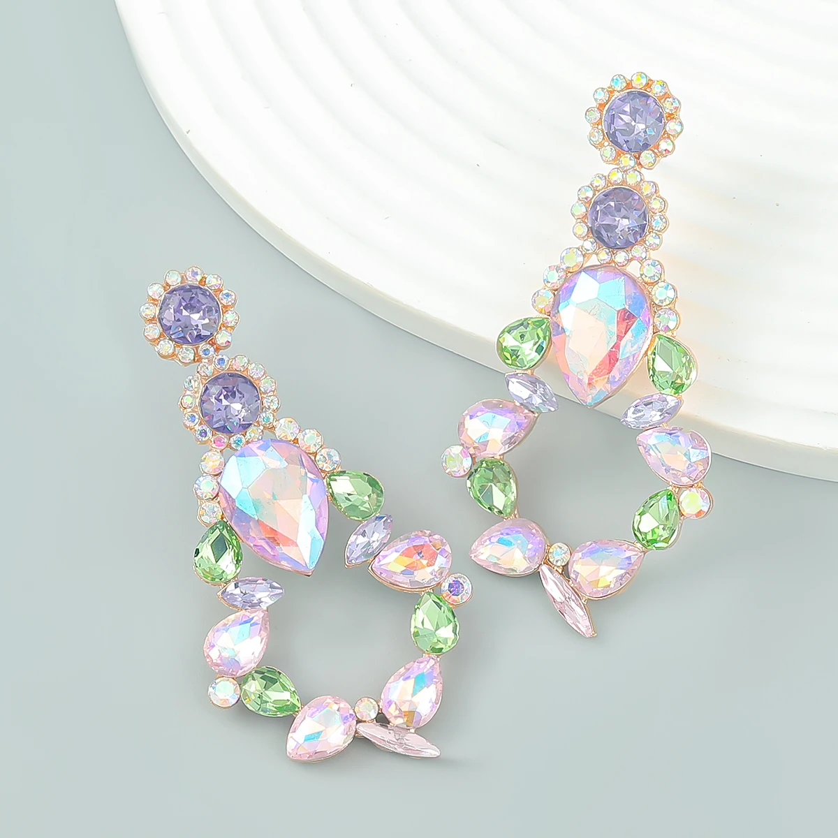 DOINGPRO New Trend Metal Glass Rhinestone Geometric Dangle Earrings Summer Party Shiny Statement Earrings Women's Earrings 
DOINGPRO New Trend Metal Glass Rhinestone Geometric Dangle Earrings Summer Party Shiny Statement Earrings Women's Earrings