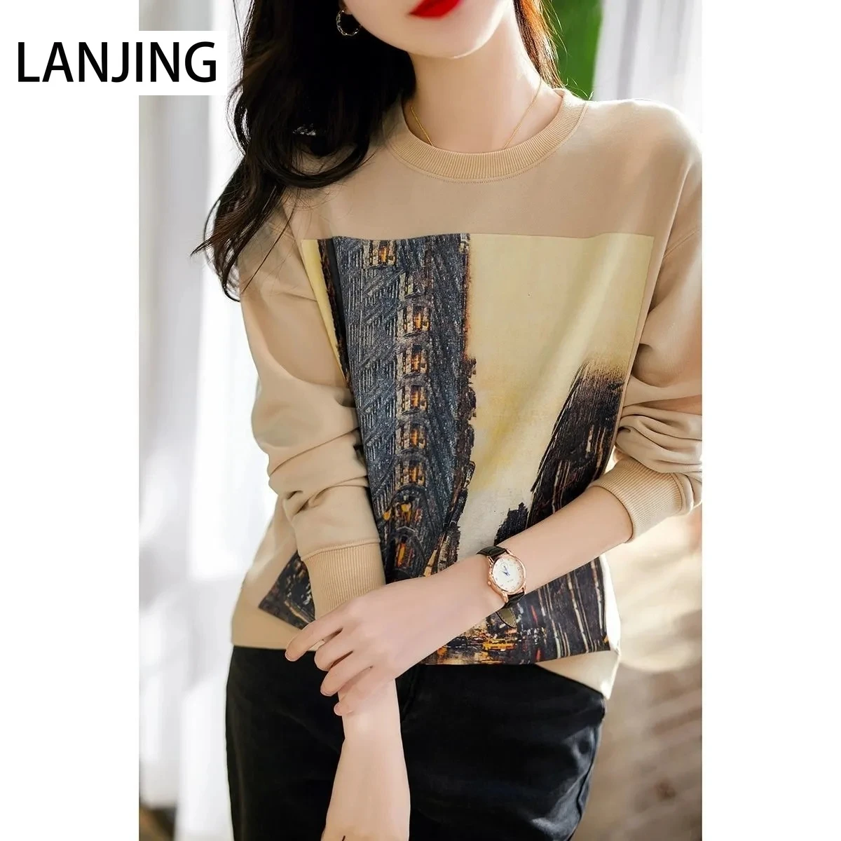 2021 autumn winter new Korean tops age-reducing printed sweater women's round neck loose and thin simple long-sleeved fashion
2021 autumn winter new Korean tops age-reducing printed sweater women's round neck loose and thin simple long-sleeved fashion
