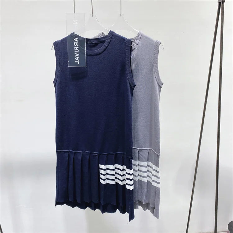 Summer TB College Style Round Neck Ice Linen Knitted Sleeveless Dress Four-stripe Pleated Skirt Vest Skirt
Summer TB College Style Round Neck Ice Linen Knitted Sleeveless Dress Four-stripe Pleated Skirt Vest Skirt