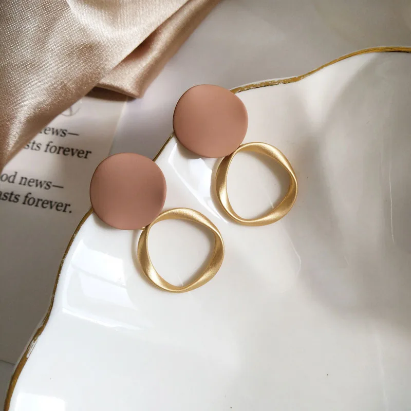 Women's Earrings 2020 New Trend Jewelry Korean Morandi Round Geometric Matte Paint Matte Geometric Golden Metal Dangle Earrings
Women's Earrings 2020 New Trend Jewelry Korean Morandi Round Geometric Matte Paint Matte Geometric Golden Metal Dangle Earrings