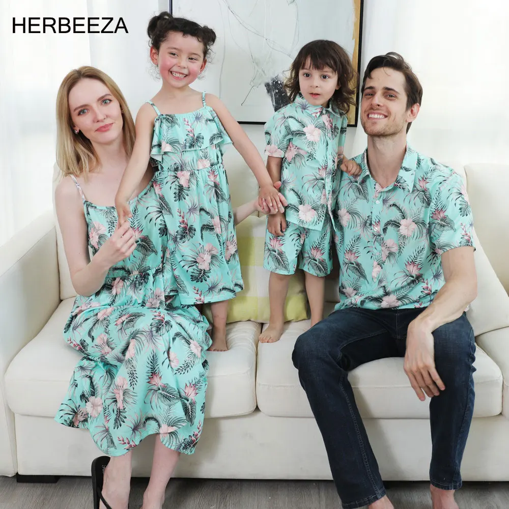 Family Matching Clothes Mother Daughter Floral Print slip Dress Sets Mommy And Me Summer Dad Son Shirt Matching Family Outfits 
Family Matching Clothes Mother Daughter Floral Print slip Dress Sets Mommy And Me Summer Dad Son Shirt Matching Family Outfits