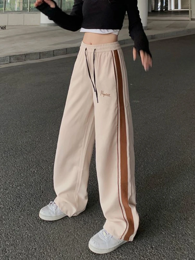 HOUZHOU Vintage Beige Striped Jogging Sweatpants Women Harajuku Y2K Streetwear Wide Leg Trouser Female Korean Style Sports Pants
HOUZHOU Vintage Beige Striped Jogging Sweatpants Women Harajuku Y2K Streetwear Wide Leg Trouser Female Korean Style Sports Pants