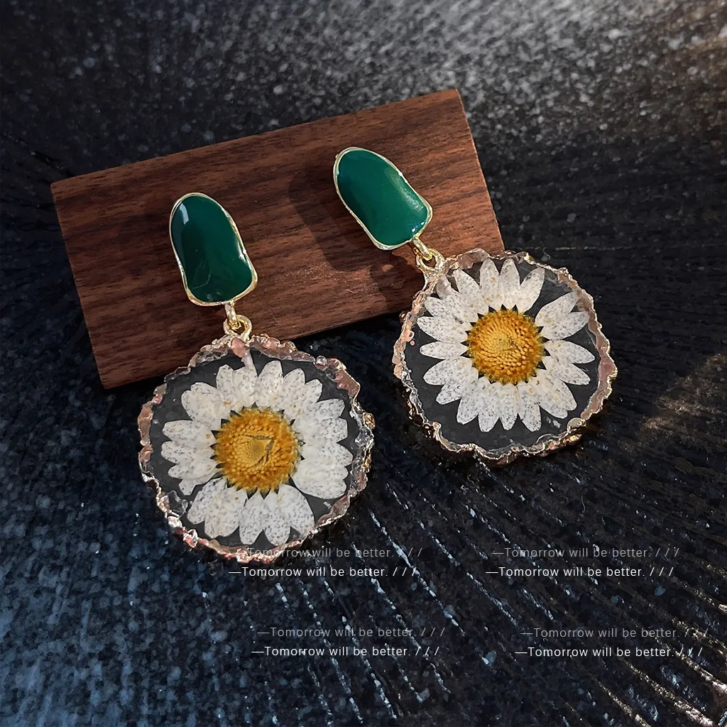 

Round Pressed Preserved Fresh Petal Floral Epoxy Resin Acrylic Charms Earring Natural Hibiscus Dried Flower Drop Earrings