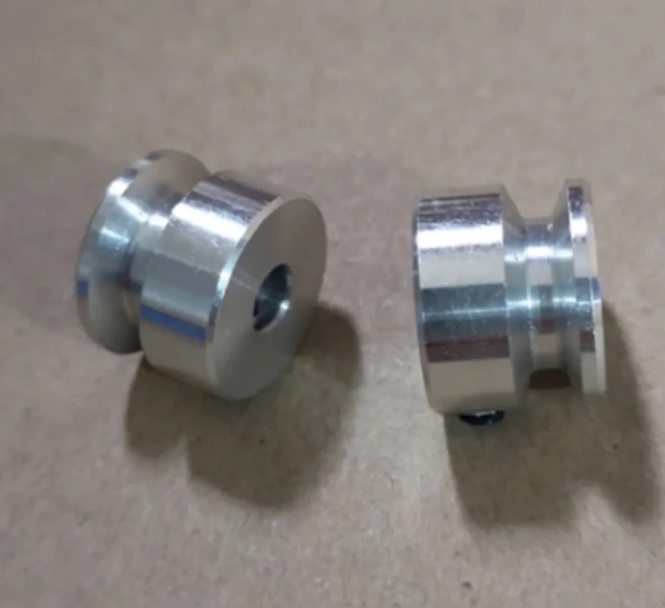 2pcs External Diameter:16mm Aluminum Alloy Single Groove Pulley Spindle Motor Pulley Model Transmission Pulley
2pcs External Diameter:16mm Aluminum Alloy Single Groove Pulley Spindle Motor Pulley Model Transmission Pulley