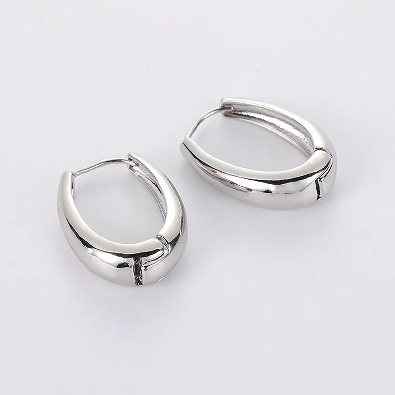 New Temperament Gloss Metal U-shaped Earrings Geometric Oval Earrings Exaggerated Vintage High-end Women
New Temperament Gloss Metal U-shaped Earrings Geometric Oval Earrings Exaggerated Vintage High-end Women