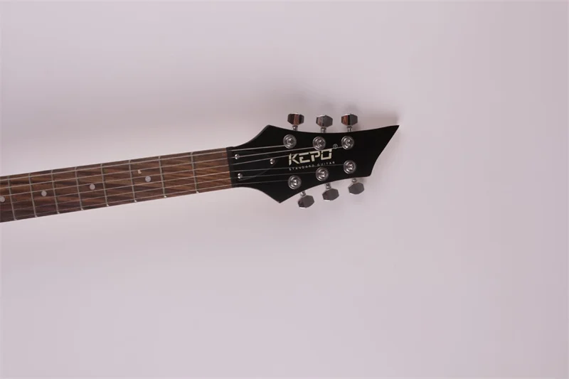 Хорошее качество дешевая электрическая гитара с 24 ладами холодной формой черная