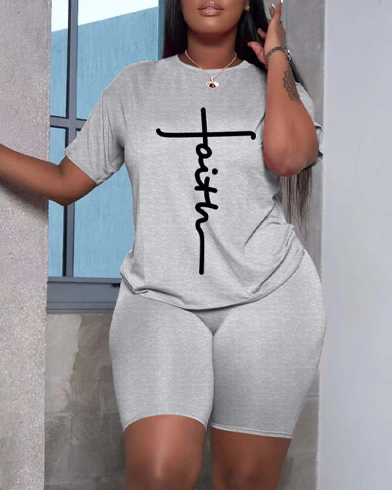 Fashion Active Women two pices Set Letter Tee Tops and Shorts Set Sweatsuit Tracksuit Two Piece Set Outfits 2022 Summer
Fashion Active Women two pices Set Letter Tee Tops and Shorts Set Sweatsuit Tracksuit Two Piece Set Outfits 2022 Summer