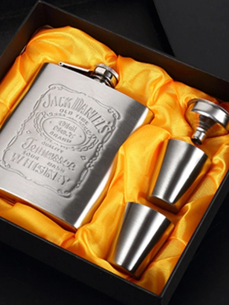 7ozPocket Portable Stainless Steel Hip Flask Wine Mug Bottle With Box Mini Drinkware Alcohol Bottle For Men Gifts
7ozPocket Portable Stainless Steel Hip Flask Wine Mug Bottle With Box Mini Drinkware Alcohol Bottle For Men Gifts