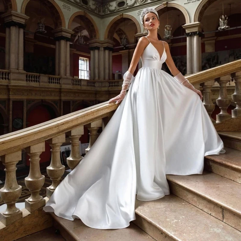 Simple V-Neck Spaghetti Straps Zipper A-Line Tulle Wedding Dress Bridal Gown Vestido De Noiva
Simple V-Neck Spaghetti Straps Zipper A-Line Tulle Wedding Dress Bridal Gown Vestido De Noiva