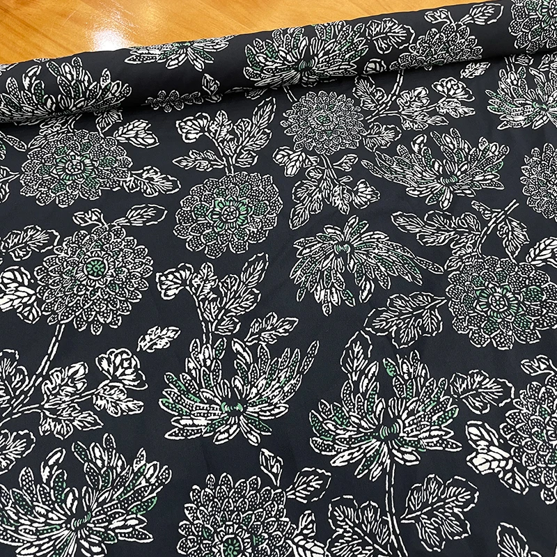 Brand Crepe De Chine Fabric Fashion Floral Print Black Design Polyester Clothing Diy Sew Fabrics Cloth for Dress Per Meter
Brand Crepe De Chine Fabric Fashion Floral Print Black Design Polyester Clothing Diy Sew Fabrics Cloth for Dress Per Meter