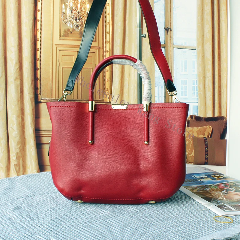 2022 New Pattern Luxury Leather Chain Women Fashion Shoulder Messenger Bag High Quality Tote Bag 32cm
2022 New Pattern Luxury Leather Chain Women Fashion Shoulder Messenger Bag High Quality Tote Bag 32cm