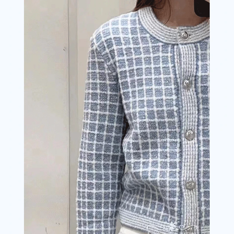 2023 Autumn and Winter Sequined Round Neck Long-sleeved Knitted Cardigan Jacket Women
2023 Autumn and Winter Sequined Round Neck Long-sleeved Knitted Cardigan Jacket Women