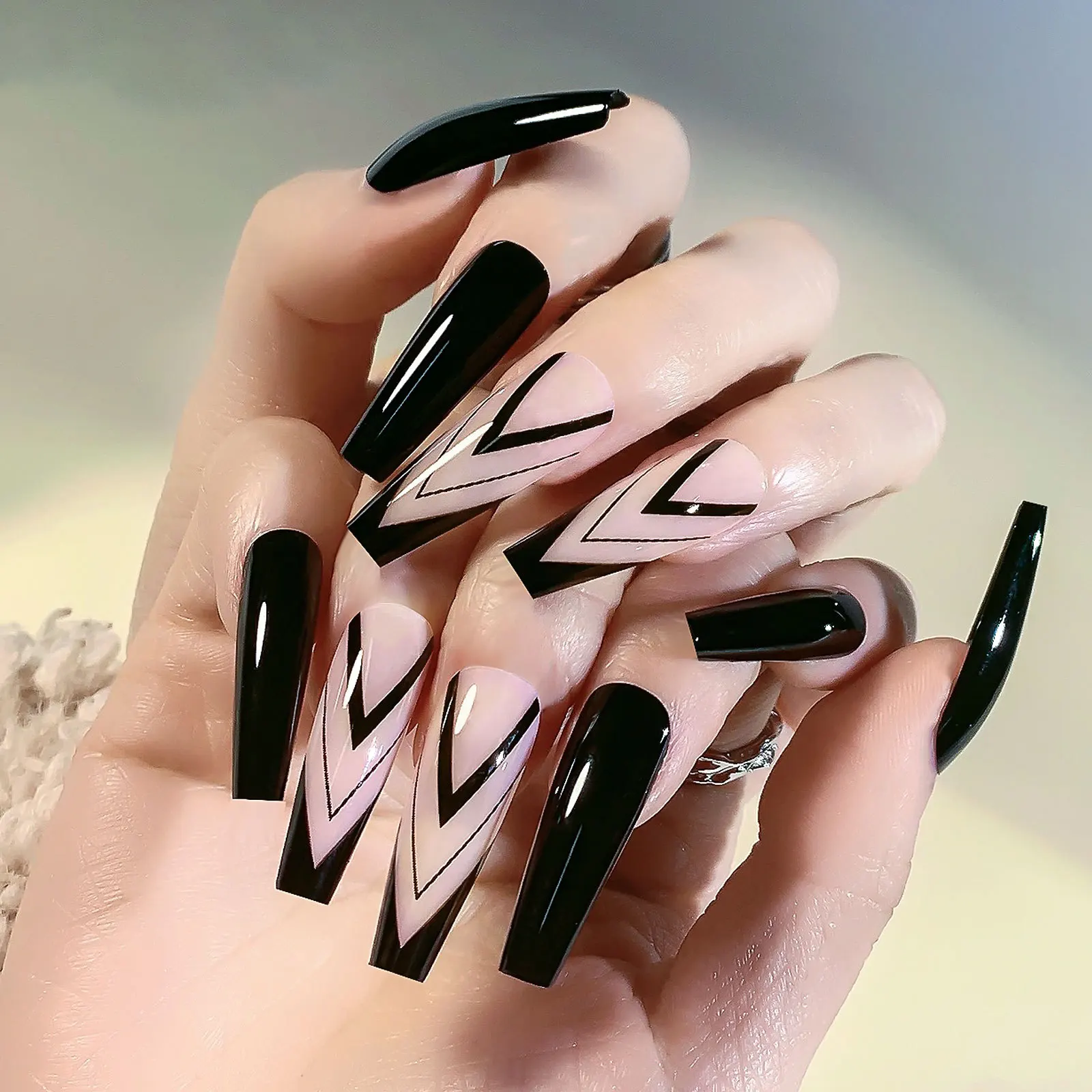 24Pcs/Set Women Charm False Nail Tips Full Cover Press On Nails Wearable Fake Nail With Glue DIY Beauty Manicure Extension Tools
24Pcs/Set Women Charm False Nail Tips Full Cover Press On Nails Wearable Fake Nail With Glue DIY Beauty Manicure Extension Tools