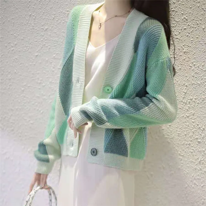 Green Plaid Single Breasted Cardigan Women V-Neck Loose Casual Knitted Sweater Autumn Winter Warm Leisure Fashion Fairy Sweater
Green Plaid Single Breasted Cardigan Women V-Neck Loose Casual Knitted Sweater Autumn Winter Warm Leisure Fashion Fairy Sweater