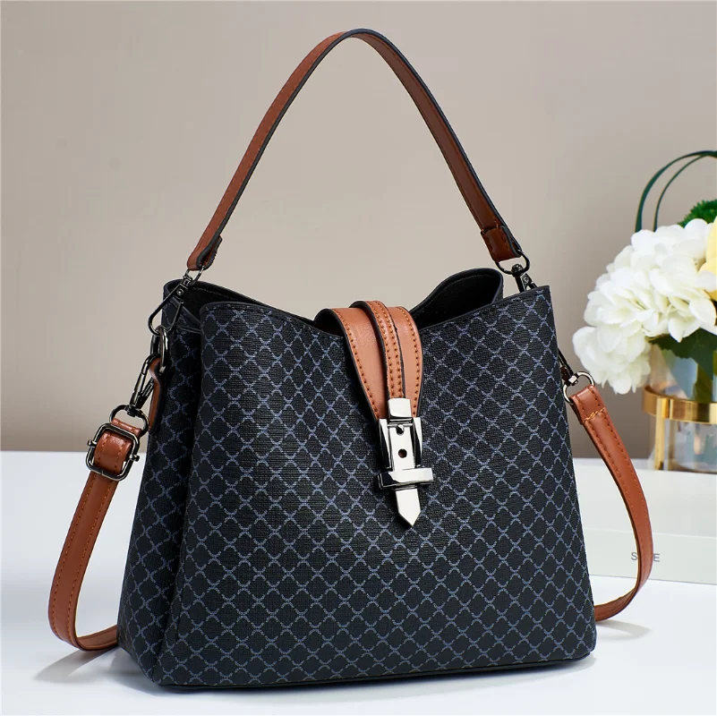 Luxurious Women's Temperament Shoulder Bag 2023 New Trend Fashion Versatile Large-capacity Casual Bucket Bag Women
Luxurious Women's Temperament Shoulder Bag 2023 New Trend Fashion Versatile Large-capacity Casual Bucket Bag Women