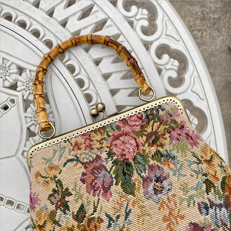 

Lost in Vinatge Gold Silk Thread Embroidered Bag Bamboo Handle with 1m Antique Copper Chain Crossbody Frame Clasp Lock Bag Women
