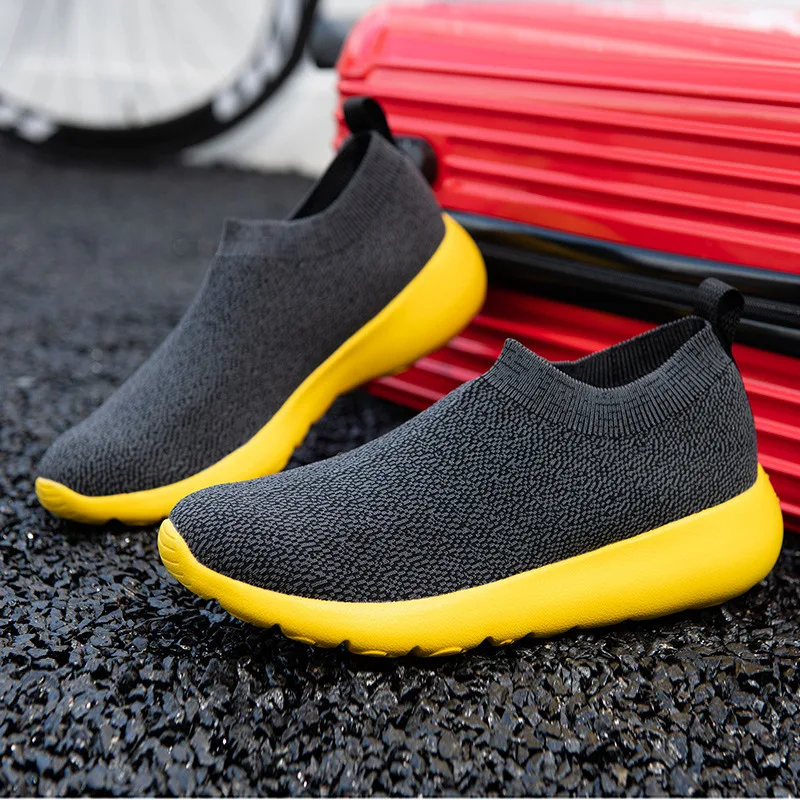 2022 Lightweight Men Sport Shoes Mesh Breathable Fitness Running Shoes Men Women Gym Trainers Sneakers Slip on Walking Men Shoes
2022 Lightweight Men Sport Shoes Mesh Breathable Fitness Running Shoes Men Women Gym Trainers Sneakers Slip on Walking Men Shoes