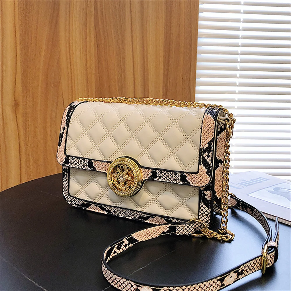 Snake skin small square bag with diamond transfer lock Lingge chain bag quality women's shoulder bag Crossbody Bag
Snake skin small square bag with diamond transfer lock Lingge chain bag quality women's shoulder bag Crossbody Bag