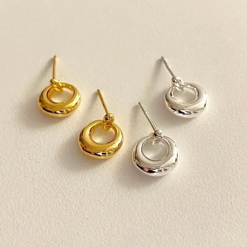 18K Gold Plating Authentic 925 Sterling silver Open Double Circle ear Piercied Stud earrings Jewelry C-C1015
18K Gold Plating Authentic 925 Sterling silver Open Double Circle ear Piercied Stud earrings Jewelry C-C1015