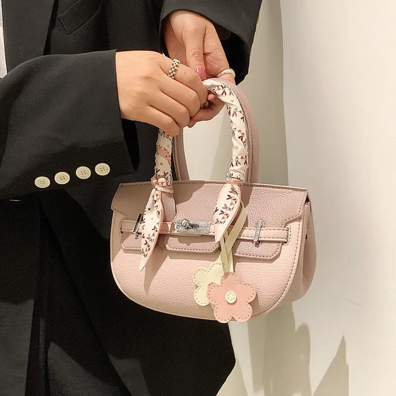 Female Contrast Color Fashion One-shoulder Bag Lychee Pattern Platinum Tote Luxury Designer Handbags Brand Trend Women's Bag
Female Contrast Color Fashion One-shoulder Bag Lychee Pattern Platinum Tote Luxury Designer Handbags Brand Trend Women's Bag