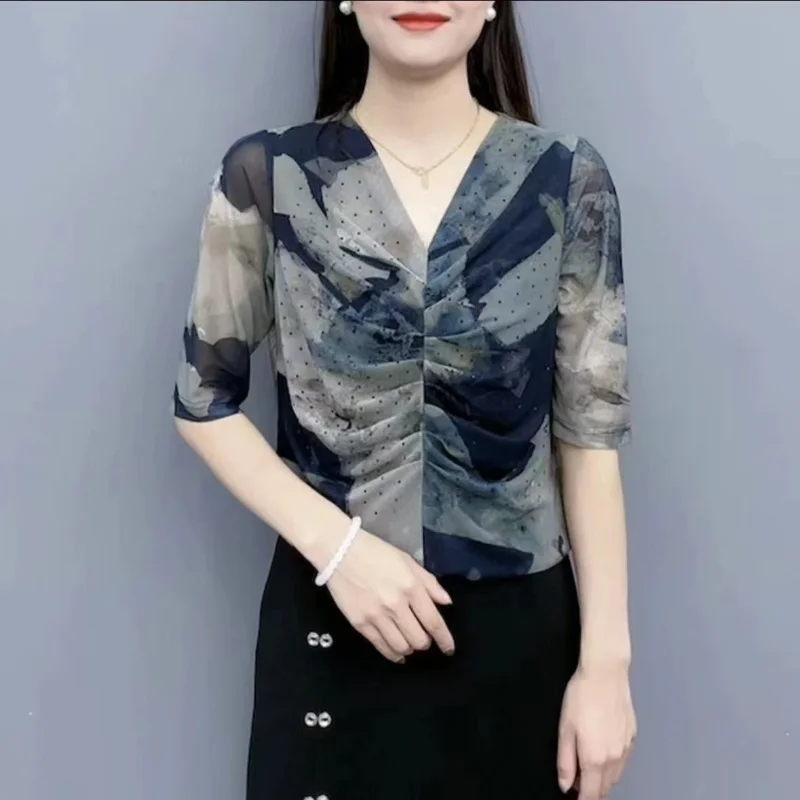 

Summer New Women's Clothing 2023 Slim Thin Spliced Gauze Temperament Casual All-match Folds V-Neck Commute Korean Version Blouse