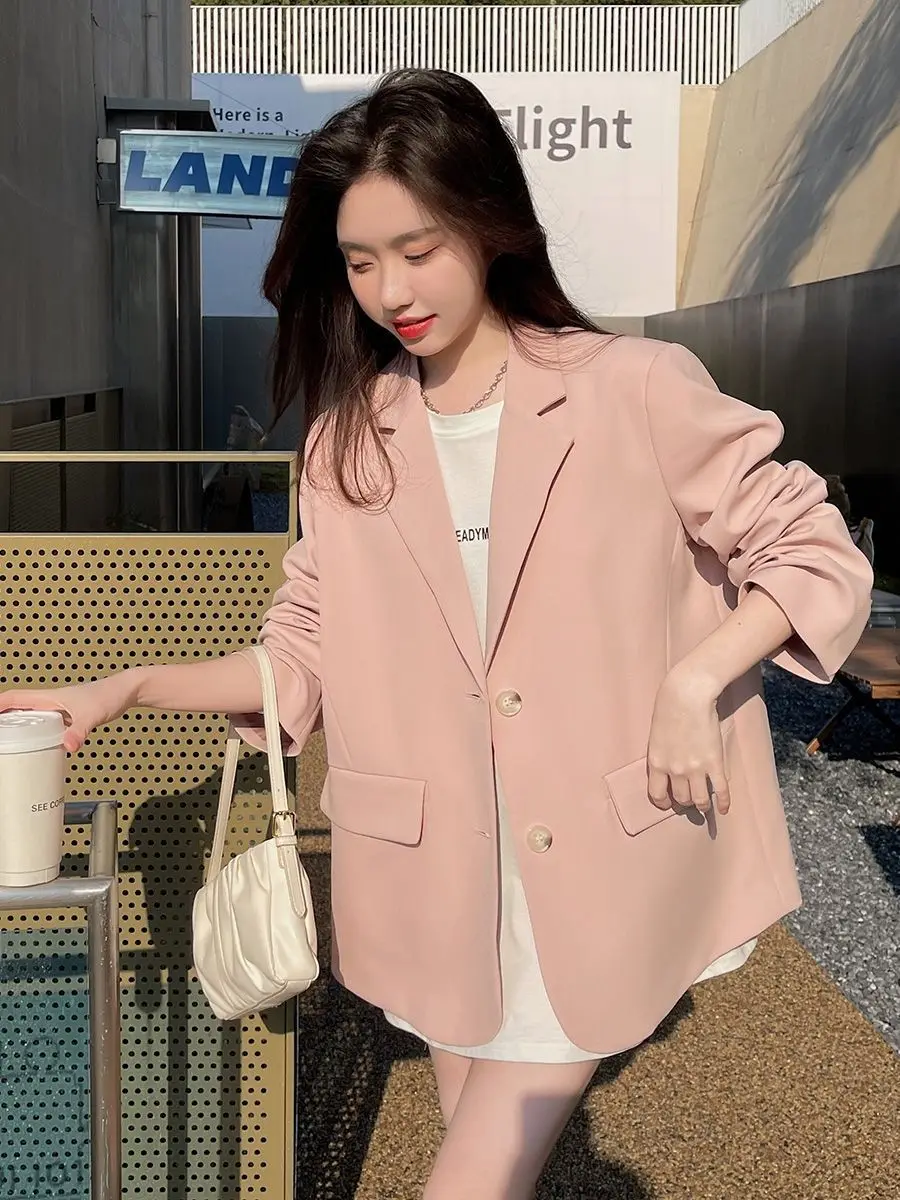 Женский дизайнерский пастельно-розовый костюм, свободная Дизайнерская куртка для корейской уличной одежды, повседневная, но шикарная верхняя одежда
Женский дизайнерский пастельно-розовый костюм, свободная Дизайнерская куртка для корейской уличной одежды, повседневная, но шикарная верхняя одежда