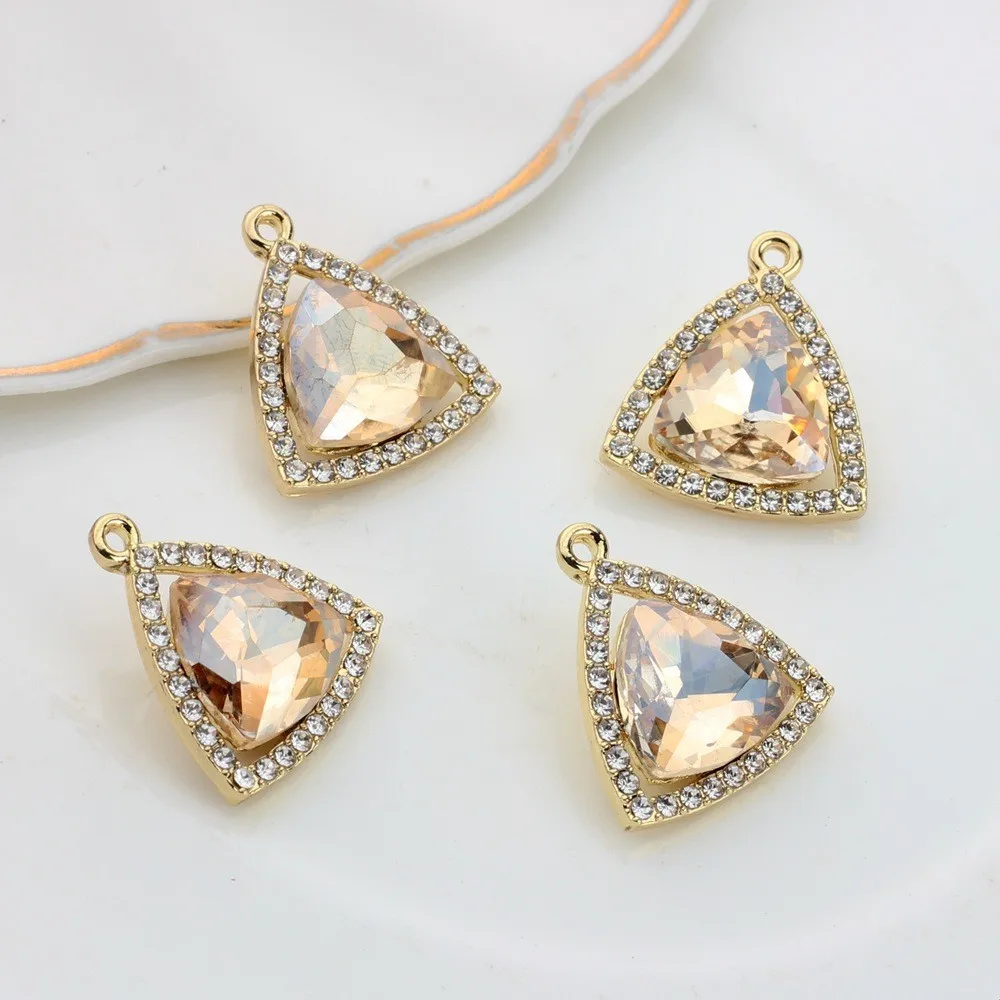 Zinc Alloy Gold Triangle Zircon Grace Charms Pendant 10pcs/lot For DIY Fashion Necklace Jewelry Making Finding Accessory
Zinc Alloy Gold Triangle Zircon Grace Charms Pendant 10pcs/lot For DIY Fashion Necklace Jewelry Making Finding Accessory