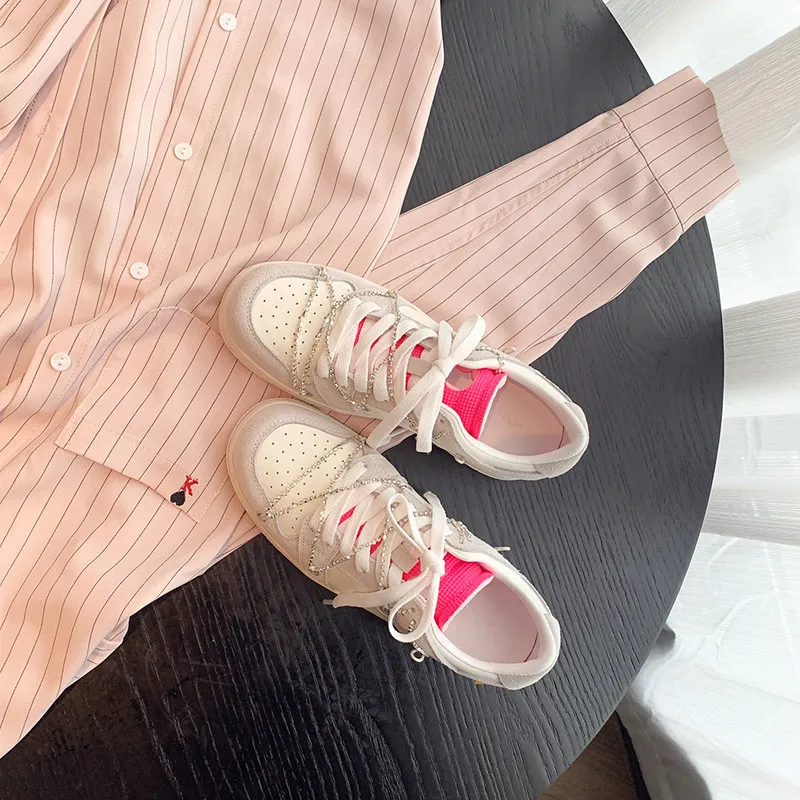 Women's Shoes Spring New Small White Shoes Soft Leather Rhinestone Chain Thick Bottom Heightened Casual Sports Shoes Skate Shoes
Women's Shoes Spring New Small White Shoes Soft Leather Rhinestone Chain Thick Bottom Heightened Casual Sports Shoes Skate Shoes
