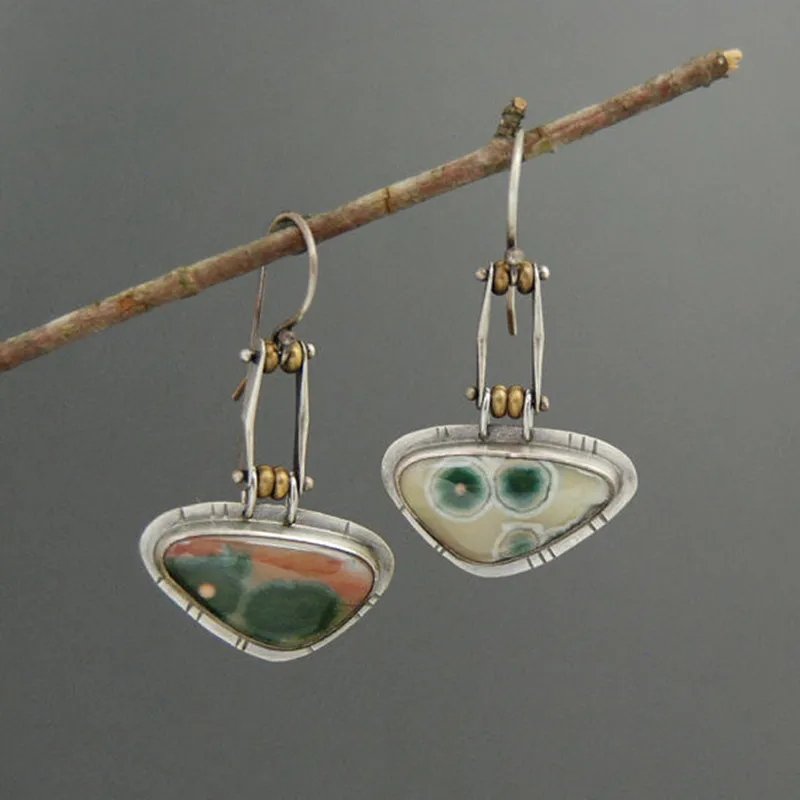 Vintage Irregular Triangle Paste Dark Green Pattern Hook Earrings Metal Two Tone Long Handmade Ladies Drop Earrings Jewelry
Vintage Irregular Triangle Paste Dark Green Pattern Hook Earrings Metal Two Tone Long Handmade Ladies Drop Earrings Jewelry