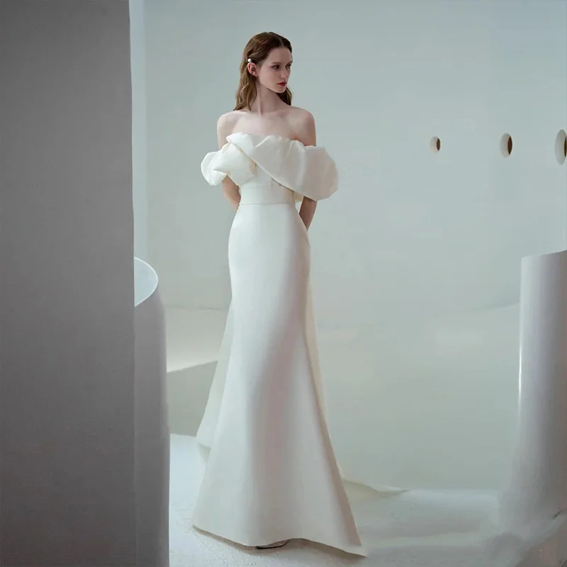 "Cloud beginning" one shoulder light wedding dress spring and summer new bride wedding French Satin tailed annual meeting dress
"Cloud beginning" one shoulder light wedding dress spring and summer new bride wedding French Satin tailed annual meeting dress