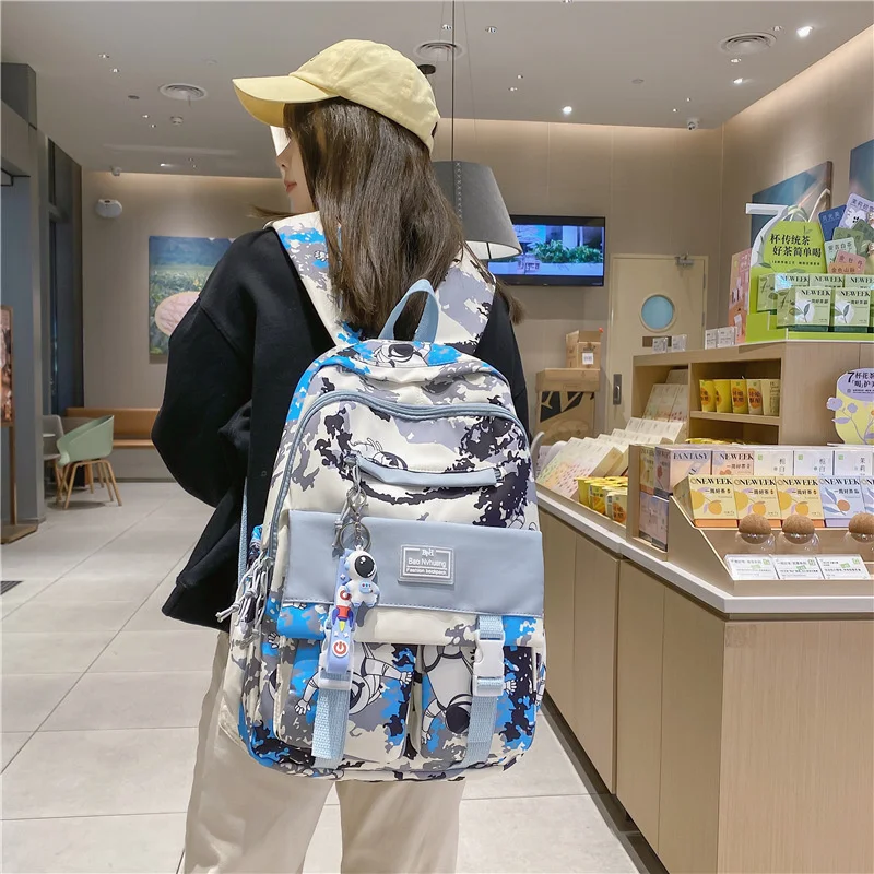 New schoolbag female Korean high school camouflage leisure middle school students' backpack high capacity versatile Backpack
New schoolbag female Korean high school camouflage leisure middle school students' backpack high capacity versatile Backpack
