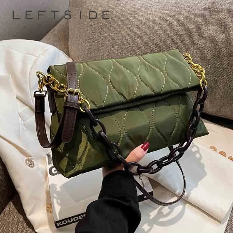 New Casual Small Crossbody Bag for Women 2022 Winter Female Fabric Chain Quilted Handbags and Purses
New Casual Small Crossbody Bag for Women 2022 Winter Female Fabric Chain Quilted Handbags and Purses